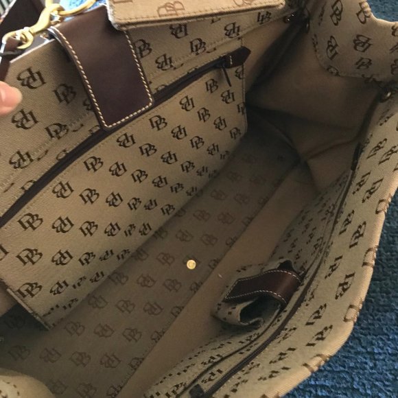 Vintage Dooney & Bourke Anniversary Signature Medium Tote - Picture 5 of 9